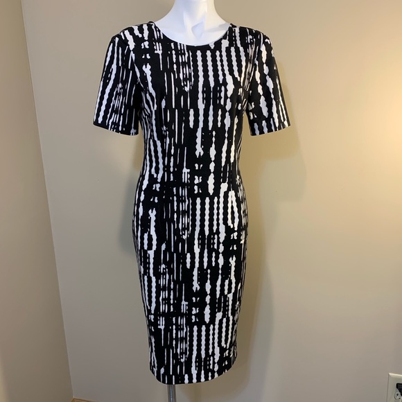 Trina Turk Dresses & Skirts - Trina Turk Size 6 Dress P17